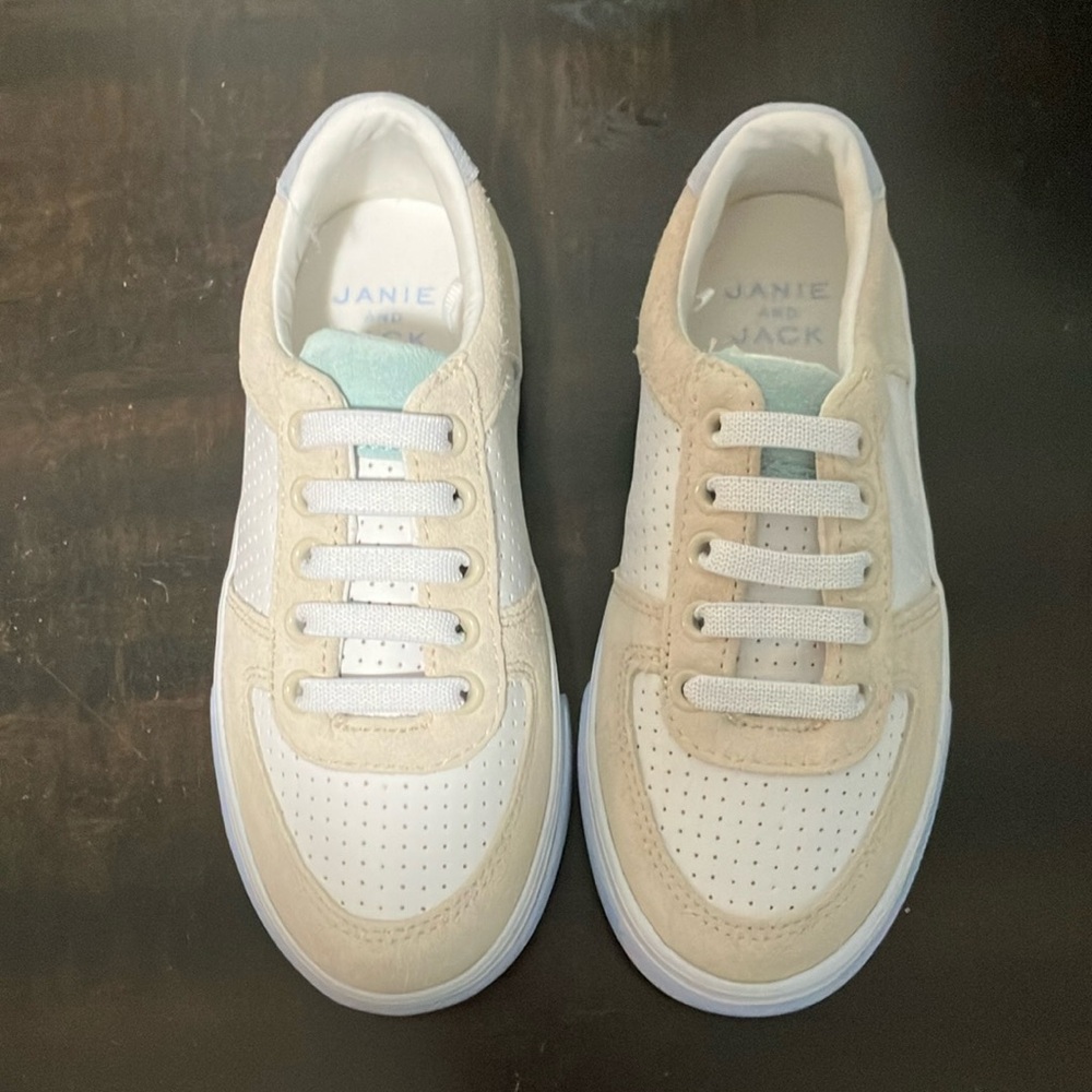 NWT (taken off for pictures) COLORBLOCKED SNEAKER by Janie & Jack - Picture 3 of 7
